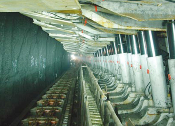 煤礦井下液壓支架液使用現(xiàn)場