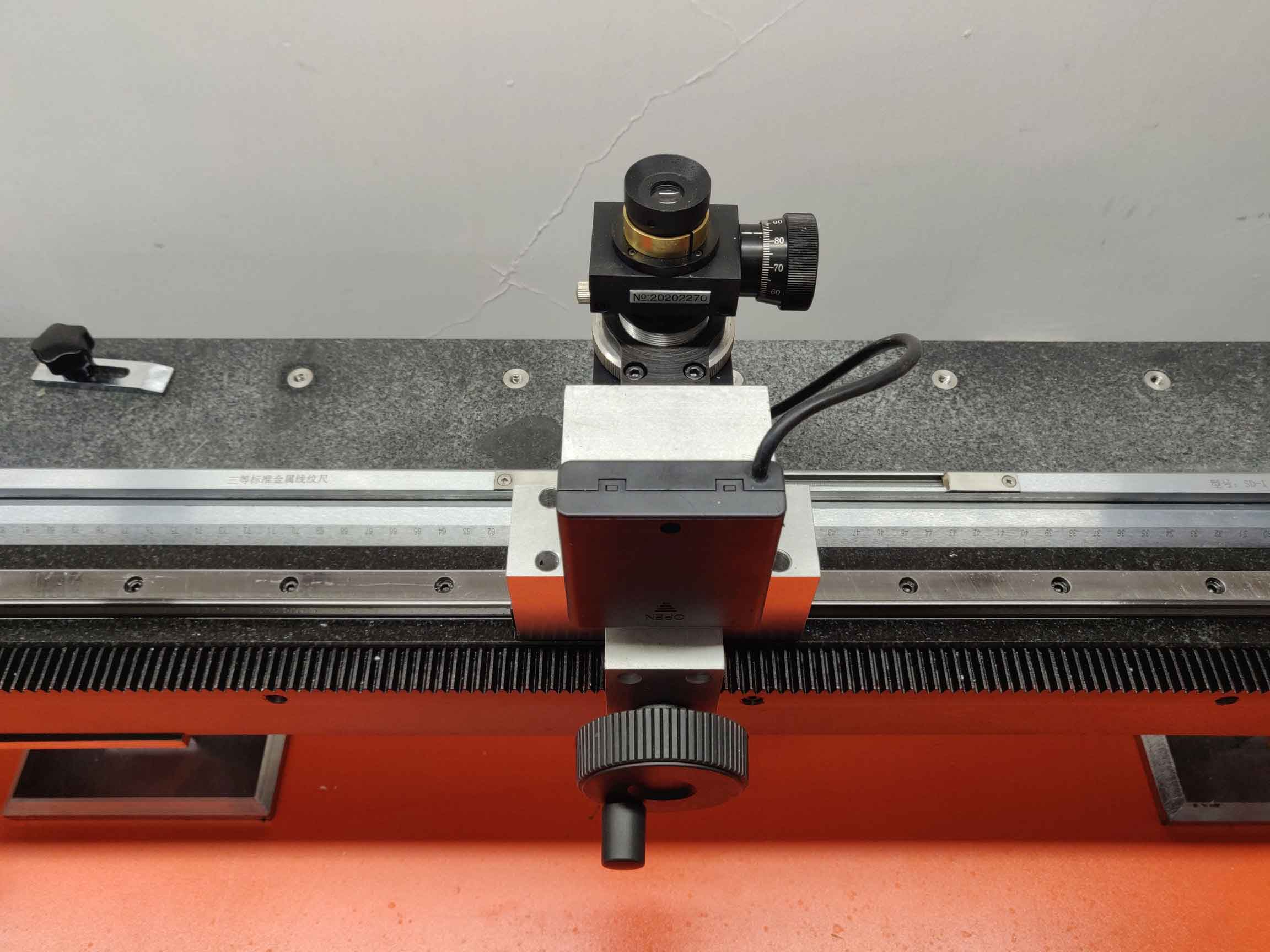 GZ-Ⅱ型钢直尺检定装置