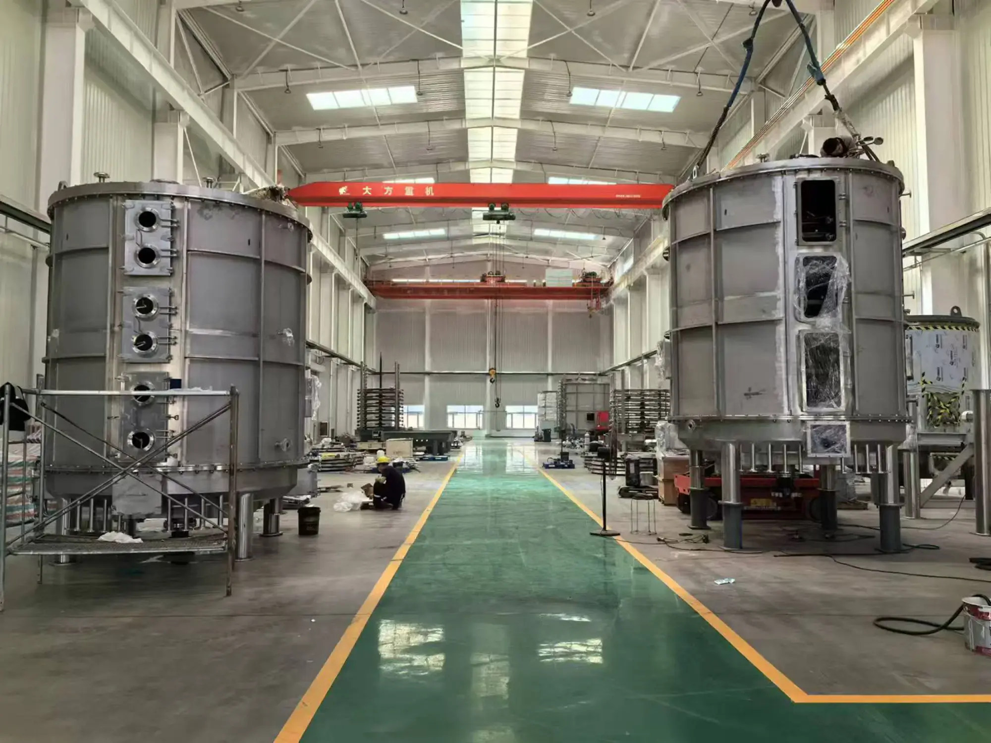 升膜蒸发器的核心工作原理是什么？二次蒸汽在 &ldquo;成膜&rdquo; 与物料输送过程中发挥着怎样的作用？​